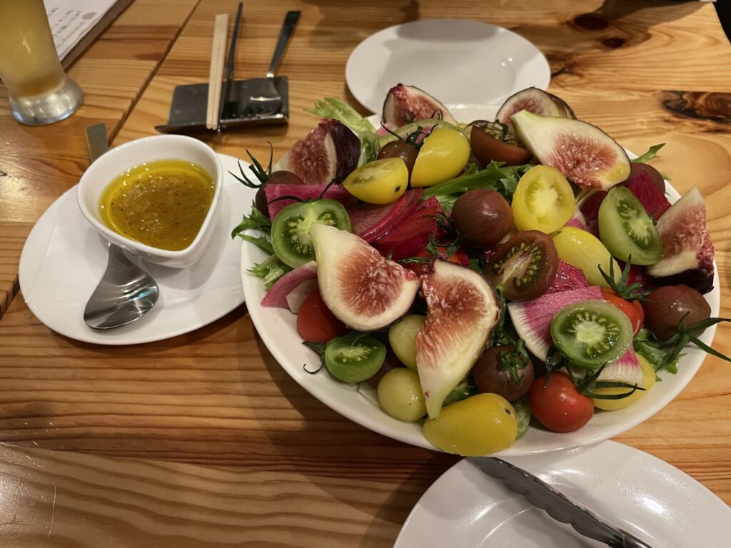 変わったトマトと無花果がバツグンの組み合わせ